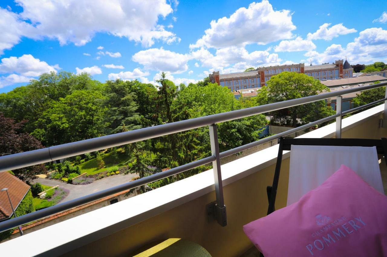 The Sparkling Castle Apartment *
